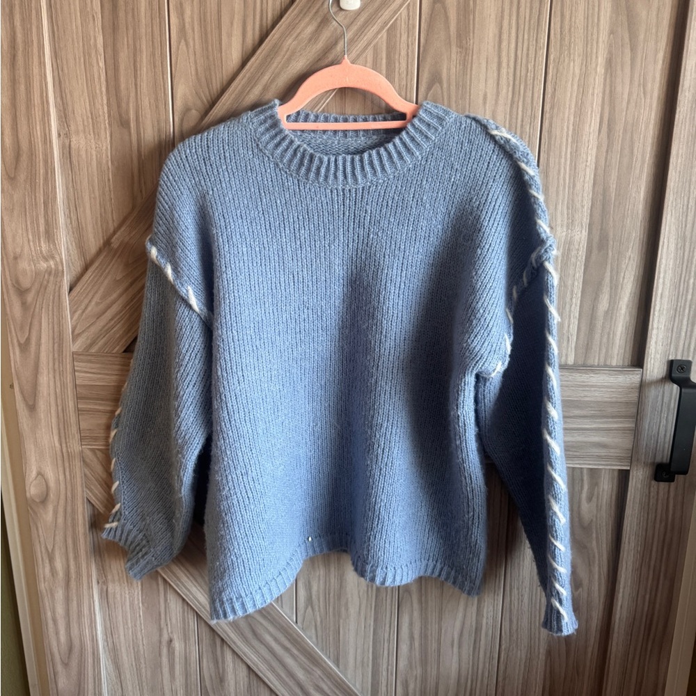Light Blue Knit Sweater with decorative sleeves – Size Medium